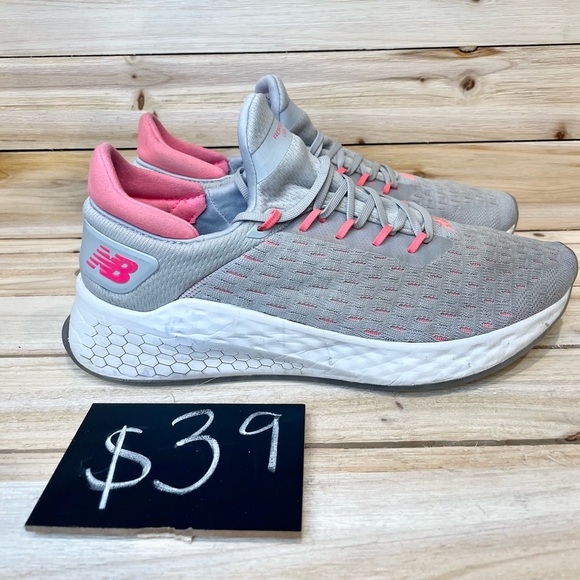 New Balance Fresh Foam Lazr - size 9 - Picture 2 of 8